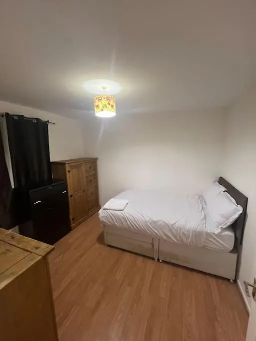 Spacious 3 Bedroom House Abbey Wood 0*,  United Kingdom